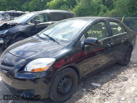 2008 Toyota Yaris z VIN JTDBT923784023369, wystawiony jako IAAI lot #42392943 z przebiegiem 202 679 mil mil oraz . Historia ofert i sprzedaży dostępna na DreamBid. Obrazek 2.