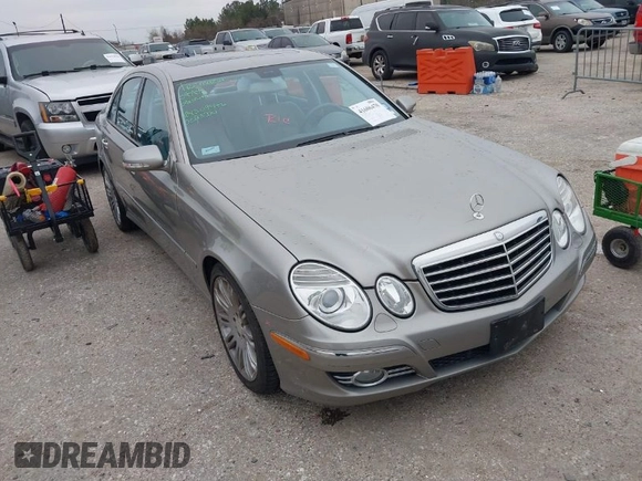2008 Mercedes-Benz E-Class Luxury 3.5L with VIN WDBUF56X18B194957, listed as a IAAI auction lot 41606470 with 70,631 mi miles. Bid and sale history available at carsss.com. Image 1.