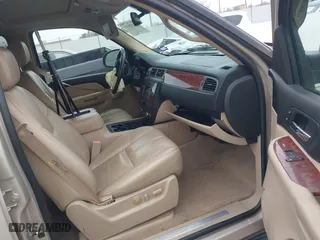 2007 Chevrolet Suburban LT with VIN 3GNFC16J77G130510, listed as a IAAI auction lot 41378042 with 152,459 mi miles. Bid and sale history available at carsss.com. Image 5.