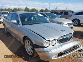 2004 Jaguar XJ with VIN SAJEA71C94SG01362, listed as a IAAI auction lot 41829470 with 172,545 mi miles. Bid and sale history available at carsss.com. Image 1.