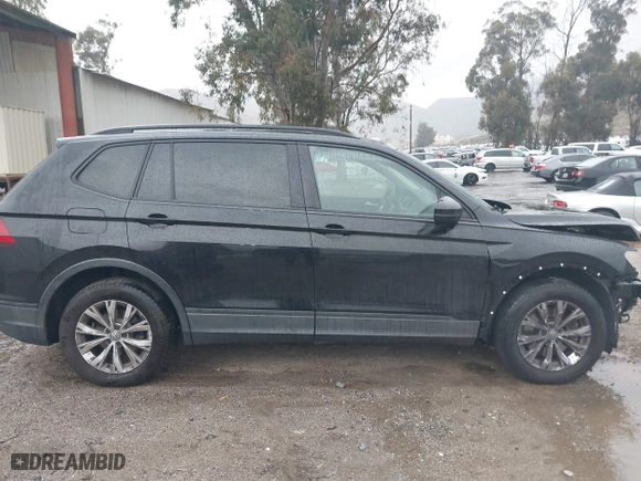 2018 Volkswagen Tiguan S with VIN 3VV1B7AX0JM101932, listed as a IAAI auction lot 41725112 with 143,780 mi miles. Bid and sale history available at carsss.com. Image 13.