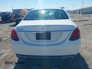2020 Mercedes-Benz C 300 with VIN 55SWF8DB5LU327808, listed as a IAAI auction lot 41527943 with 31,642 mi miles and . Bid and sale history available at carsss.com. Image 17.
