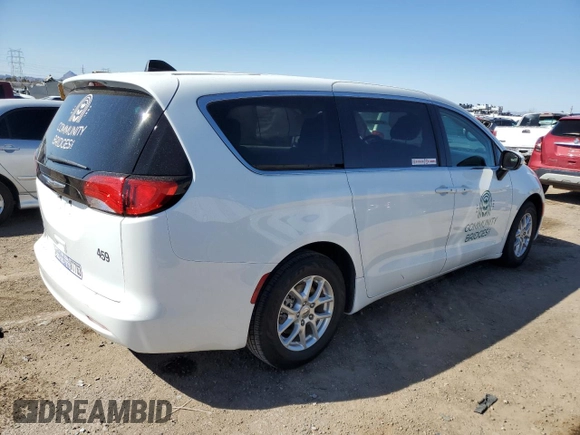 2023 Chrysler Voyager LX z VIN 2C4RC1CG7PR561891, wystawiony jako Copart lot #45159005 z przebiegiem 18 218 mil mil oraz Szkoda całkowita • Salvage title. Historia ofert i sprzedaży dostępna na DreamBid. Obrazek 3.