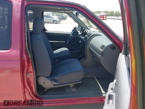 2002 Nissan Frontier XE z VIN 1N6DD26S62C316477, wystawiony jako IAAI lot #42835435 z przebiegiem 242 009 mil mil oraz . Historia ofert i sprzedaży dostępna na DreamBid. Obrazek 5.