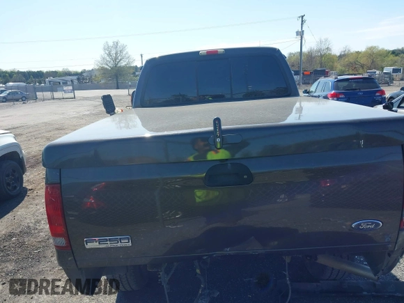 2005 Ford F-250 XL with VIN 1FTSX21595EB51715, listed as a IAAI auction lot 42002335 with 101,833 mi miles and . Bid and sale history available at DreamBid. Image 17.