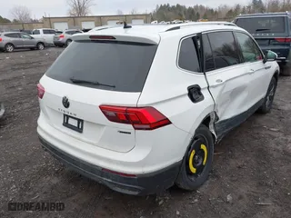 2022 Volkswagen Tiguan SE with VIN 3VV2B7AX8NM068186, listed as a IAAI auction lot 41704979 with 48,424 mi miles. Bid and sale history available at carsss.com. Image 4.
