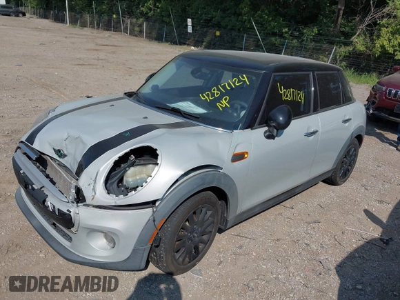 2015 MINI Hardtop 4 Door с VIN WMWXS5C51FT828981, выставлен на аукционе IAAI как лот 42817124 с пробегом 31 894 миль миль и . История ставок и продаж доступна на DreamBid. Изображение 2.