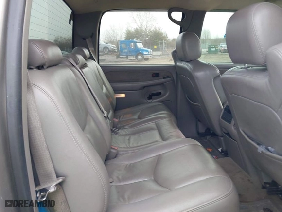 2003 Chevrolet Silverado 2500HD LT3 with VIN 1GCHK23G93F123234, listed as a IAAI auction lot 41426424 with 190,523 mi miles. Bid and sale history available at carsss.com. Image 8.