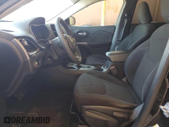2019 Jeep Cherokee Latitude z VIN 1C4PJLCB0KD340500, wystawiony jako Copart lot #54193245 z przebiegiem 138 517 mil mil oraz Szkoda całkowita • Salvage title. Historia ofert i sprzedaży dostępna na DreamBid. Obrazek 7.