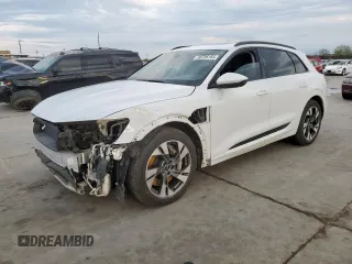 2021 Audi e-tron Premium z VIN WA1AAAGE7MB023949, wystawiony jako Copart lot #50706165 z przebiegiem 53 839 mil mil oraz Szkody całkowita. Historia ofert i sprzedaży dostępna na DreamBid. Obrazek 1.