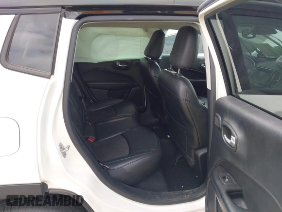 2021 Jeep Compass Latitude z VIN 3C4NJCBB6MT587350, wystawiony jako IAAI lot #41769694 z przebiegiem 73 739 mil mil oraz . Historia ofert i sprzedaży dostępna na DreamBid. Obrazek 8.