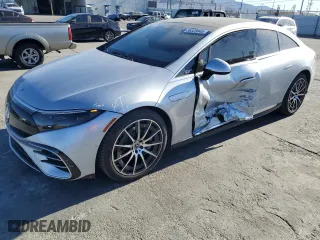2022 Mercedes-Benz EQS with VIN W1KCG2DB6NA001130, listed as a Copart auction lot 88328645 with 39,397 mi miles and Salvage Title. Bid and sale history available at carsss.com. Image 1.