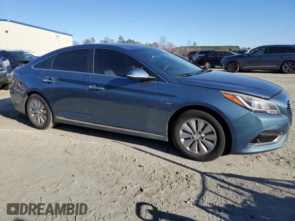 2016 Hyundai Sonata SE with VIN KMHE24L18GA038362, listed as a Copart auction lot 78178493 with 83,222 mi miles and . Bid and sale history available at DreamBid. Image 4.