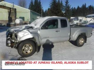 2011 Toyota Tacoma z VIN 5TFUX4EN3BX002862, wystawiony jako Copart lot #44003475 z przebiegiem 331 140 mil mil oraz Szkoda całkowita • Salvage title. Historia ofert i sprzedaży dostępna na DreamBid. Obrazek 1.