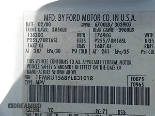 2000 Ford Expedition XLT with VIN 1FMRU1568YLB31018, listed as a IAAI auction lot 41993546 with 1 mi miles. Bid and sale history available at carsss.com. Image 9.