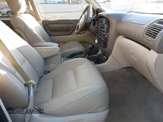 2000 Toyota Land Cruiser with VIN JT3HT05J7Y0110667, listed as a IAAI auction lot 41248220 with 208,043 mi miles. Bid and sale history available at carsss.com. Image 5.