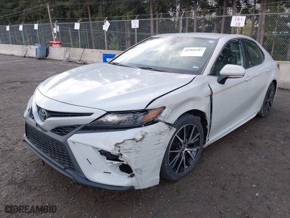 2022 Toyota Camry SE with VIN 4T1G11AK1NU003633, listed as a IAAI auction lot 41969763 with 64,149 mi miles. Bid and sale history available at carsss.com. Image 17.