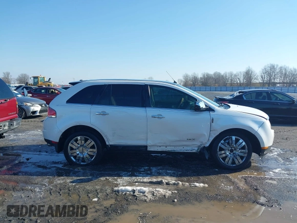 2009 Lincoln MKX with VIN 2LMDU68C49BJ03277, listed as a IAAI auction lot 41342935 with 140,674 mi miles. Bid and sale history available at carsss.com. Image 13.