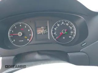 2014 Volkswagen Jetta SE z VIN 3VWD17AJ2EM201544, wystawiony jako IAAI lot #42190501 z przebiegiem 160 137 mil mil oraz . Historia ofert i sprzedaży dostępna na DreamBid. Obrazek 7.