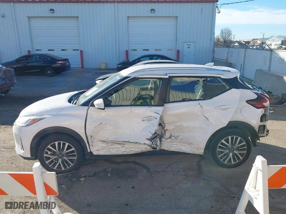 2022 Nissan Kicks SV with VIN 3N1CP5CV7NL522439, listed as a IAAI auction lot 41446677 with NaN miles. Bid and sale history available at carsss.com. Image 15.