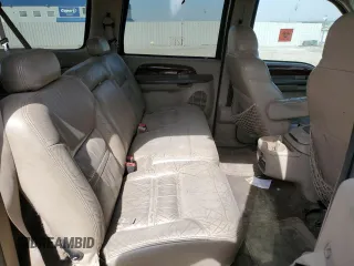 2000 Ford Excursion Limited с VIN 1FMNU43S3YEE17718, выставлен на аукционе Copart как лот 56458175 с пробегом 207 715 миль миль и Списание • Salvage title. История ставок и продаж доступна на DreamBid. Изображение 11.