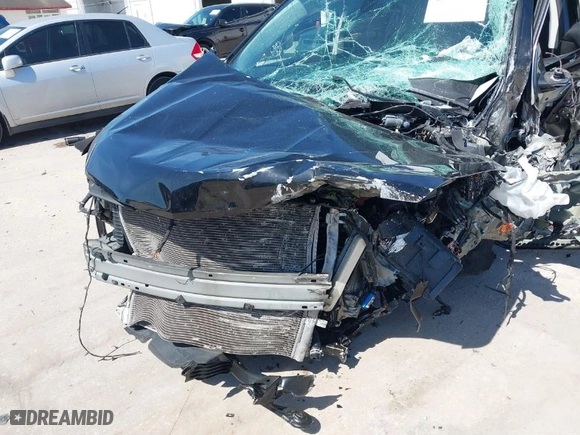 2019 Chevrolet Traverse LT Cloth with VIN 1GNERGKW8KJ307488, listed as a IAAI auction lot 41690208 with 1 mi miles. Bid and sale history available at carsss.com. Image 6.