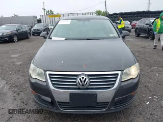 2008 Volkswagen Passat Komfort with VIN WVWAK73C88P052203, listed as a IAAI auction lot 42461111 with 197,988 mi miles and . Bid and sale history available at DreamBid. Image 11.