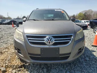 2010 Volkswagen Tiguan SEL with VIN WVGBV7AX4AW513809, listed as a Copart auction lot 50951415 with 109,001 mi miles and Clean Title. Bid and sale history available at DreamBid. Image 5.
