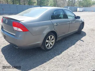 2010 Mercury Milan Premier with VIN 3MEHM0JA2AR663939, listed as a IAAI auction lot 42108662 with 309,168 mi miles. Bid and sale history available at carsss.com. Image 4.