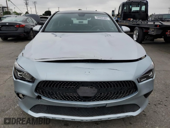 2023 Mercedes-Benz CLA 250 z VIN W1K5J4GB7PN386050, wystawiony jako Copart lot #58866305 z przebiegiem 14 883 mil mil oraz Szkoda całkowita • Salvage title. Historia ofert i sprzedaży dostępna na DreamBid. Obrazek 5.