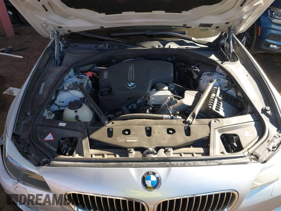 2013 BMW 5 Series 528i with VIN WBAXG5C56DDY36275, listed as a IAAI auction lot 41881102 with 104,022 mi miles and . Bid and sale history available at carsss.com. Image 10.