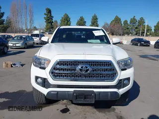 2016 Toyota Tacoma SR5 z VIN 3TMAZ5CN5GM014661, wystawiony jako IAAI lot #41337963 z przebiegiem 26 175 mil mil oraz . Historia ofert i sprzedaży dostępna na DreamBid. Obrazek 13.