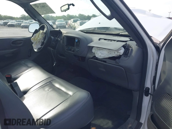 2004 Ford F-150 XL z VIN 2FTRF17254CA24554, wystawiony jako IAAI lot #42069797 z przebiegiem 278 572 mil mil oraz . Historia ofert i sprzedaży dostępna na DreamBid. Obrazek 5.