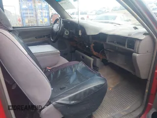 1995 Dodge 1500 z VIN 3B7HC13Z1SG707391, wystawiony jako IAAI lot #42248244 z przebiegiem 206 361 mil mil oraz . Historia ofert i sprzedaży dostępna na DreamBid. Obrazek 5.