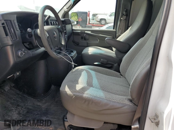 2010 GMC Savana z VIN 1GTUGAD42A1143608, wystawiony jako Copart lot #55399005 z przebiegiem 124 929 mil mil oraz Szkoda całkowita • Salvage title. Historia ofert i sprzedaży dostępna na DreamBid. Obrazek 7.