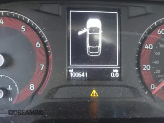 2019 Volkswagen Jetta S z VIN 3VWC57BUXKM242671, wystawiony jako IAAI lot #41813164 z przebiegiem 100 642 mil mil oraz . Historia ofert i sprzedaży dostępna na DreamBid. Obrazek 15.
