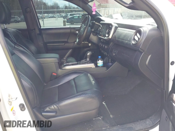2018 Toyota Tacoma SR with VIN 3TMGZ5AN1JM150189, listed as a IAAI auction lot 41814119 with 109,014 mi miles. Bid and sale history available at carsss.com. Image 5.