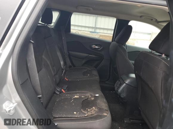 2015 Jeep Cherokee Latitude z VIN 1C4PJMCS5FW514819, wystawiony jako Copart lot #56662365 z przebiegiem 40 169 mil mil oraz Szkoda całkowita • Salvage title. Historia ofert i sprzedaży dostępna na DreamBid. Obrazek 10.