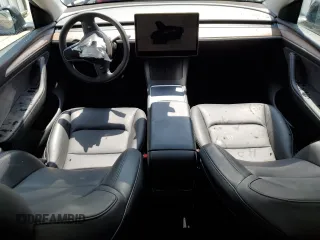 2024 Tesla Model Y z VIN 7SAYGDED4RF126610, wystawiony jako Copart lot #61455825 z przebiegiem 19 049 mil mil oraz Czysty tytuł • Clean title. Historia ofert i sprzedaży dostępna na DreamBid. Obrazek 8.
