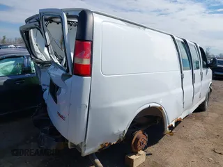 2005 GMC Savana z VIN 1GTFG29X951172501, wystawiony jako IAAI lot #41894781 z przebiegiem 337 717 mil mil oraz . Historia ofert i sprzedaży dostępna na DreamBid. Obrazek 4.