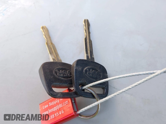 1998 Toyota Camry LE z VIN 4T1BG22K0WU352118, wystawiony jako IAAI lot #42066267 z przebiegiem 289 599 mil mil oraz . Historia ofert i sprzedaży dostępna na DreamBid. Obrazek 11.