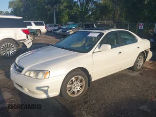 2000 Acura TL with VIN 19UUA5667YA045600, listed as a IAAI auction lot 41925306 with 188,185 mi miles. Bid and sale history available at carsss.com. Image 2.