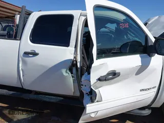 2013 Chevrolet Silverado 2500HD LT with VIN 1GC1CXCG4DF198324, listed as a IAAI auction lot 41883232 with 1 mi miles. Bid and sale history available at carsss.com. Image 17.