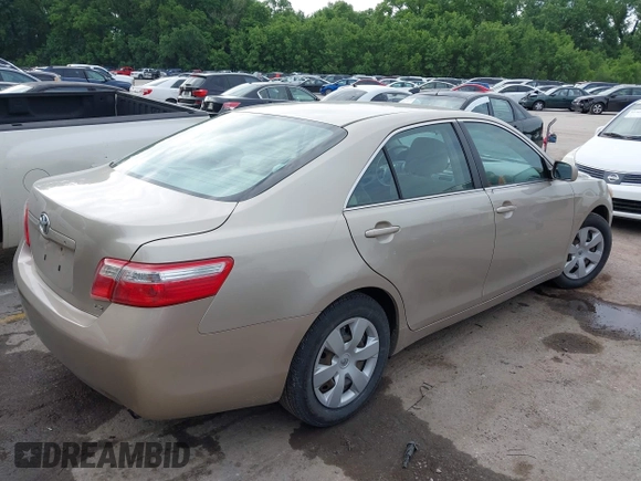 2008 Toyota Camry LE z VIN 4T1BE46K68U774036, wystawiony jako IAAI lot #42349132 z przebiegiem 213 721 mil mil oraz . Historia ofert i sprzedaży dostępna na DreamBid. Obrazek 4.