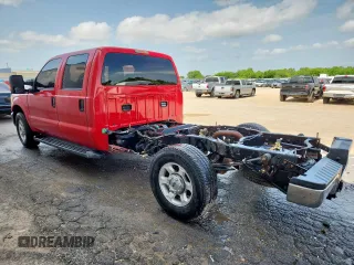 2015 Ford F-250 XL with VIN 1FT7W2AT2FEA89972, listed as a Copart auction lot 63997125 with 289,467 mi miles and Clean title. Bid and sale history available at DreamBid. Image 2.