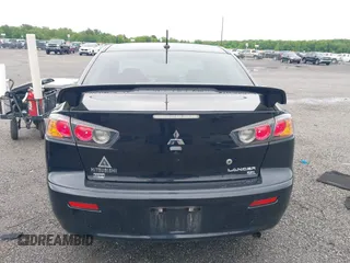 2017 Mitsubishi Lancer ES z VIN JA32V2FW6HU001870, wystawiony jako IAAI lot #42333550 z przebiegiem 75 938 mil mil oraz . Historia ofert i sprzedaży dostępna na DreamBid. Obrazek 16.
