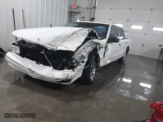1996 Chevrolet Caprice Classic 1SA Special Value Pkg with VIN 1G1BL52P3TR165928, listed as a IAAI auction lot 41271004 with NaN miles. Bid and sale history available at carsss.com. Image 17.