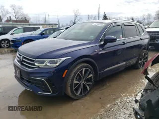 2022 Volkswagen Tiguan SEL R-Line with VIN 3VV4B7AX1NM068989, listed as a Copart auction lot 47182665 with 30,282 mi miles and Salvage Title. Bid and sale history available at carsss.com. Image 1.