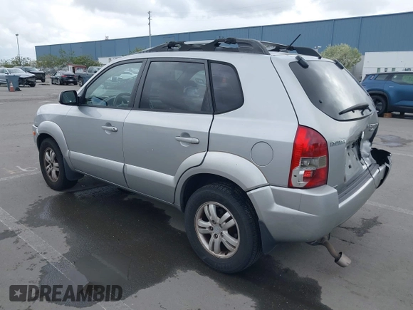 2007 Hyundai Tucson SE with VIN KM8JN12D07U670447, listed as a IAAI auction lot 41946768 with 209,079 mi miles. Bid and sale history available at carsss.com. Image 3.