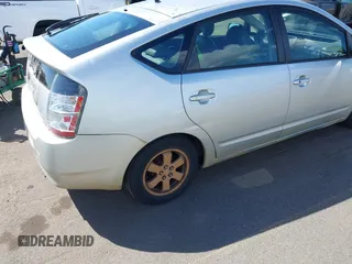 2004 Toyota Prius with VIN JTDKB20U240091747, listed as a IAAI auction lot 41622586 with 241,365 mi miles. Bid and sale history available at carsss.com. Image 6.